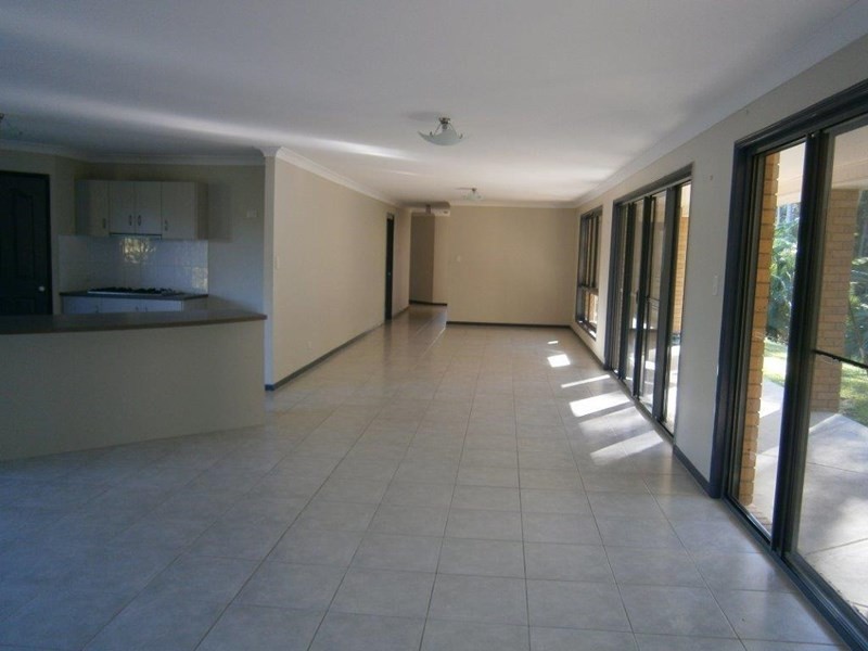 28 White Wood Court, Lake Macdonald QLD 4563