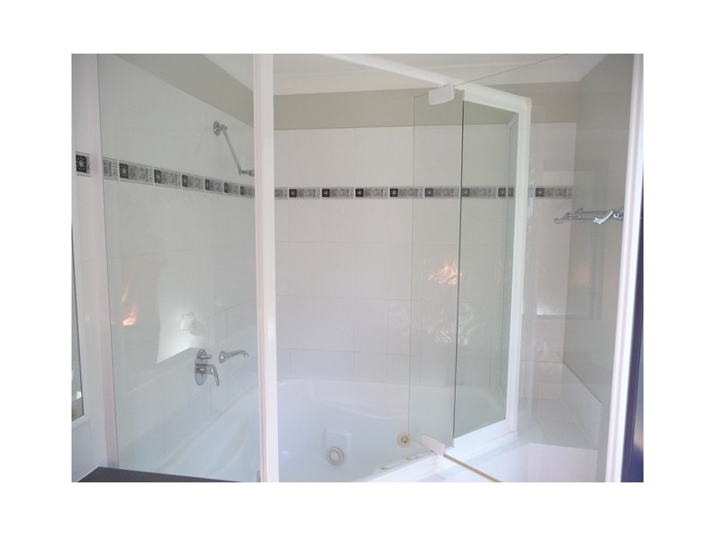 28 White Wood Court, Lake Macdonald QLD 4563