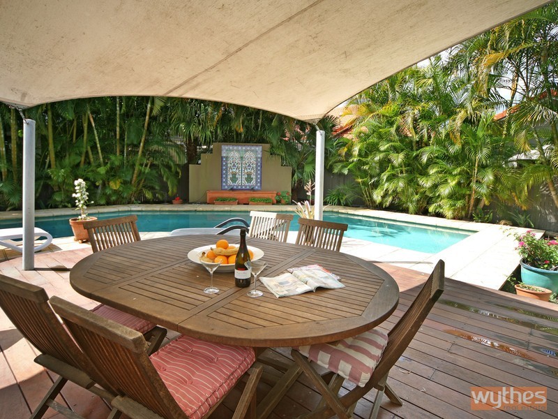 26 Cloudsley St, Noosaville QLD 4566