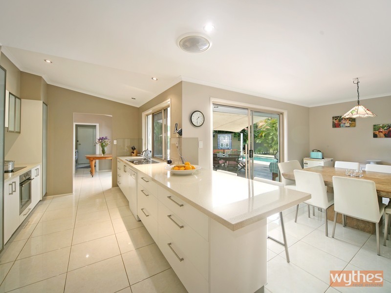 26 Cloudsley St, Noosaville QLD 4566