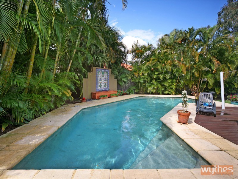 26 Cloudsley St, Noosaville QLD 4566