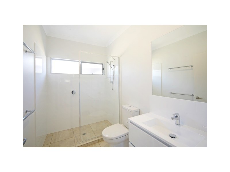 2/17 Garnet Street, Cooroy QLD 4563