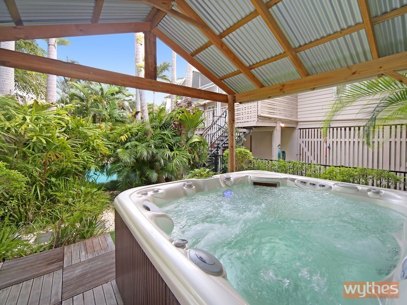 4 Shields Street, Tewantin QLD 4565