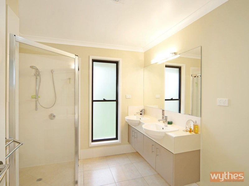 9 Friarbird Place, Pomona QLD 4568