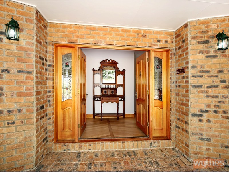 16 Binalong Lane, Pinbarren QLD 4568