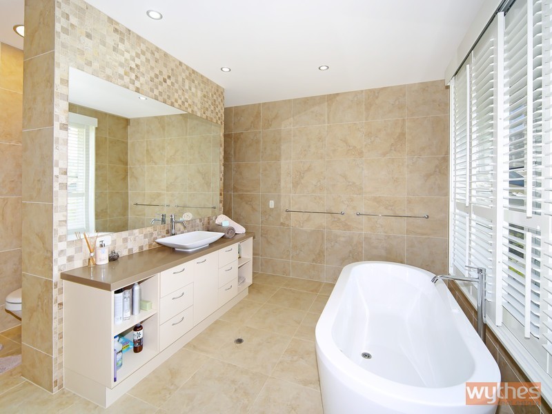 35 Booyong Drive, Black Mountain QLD 4563