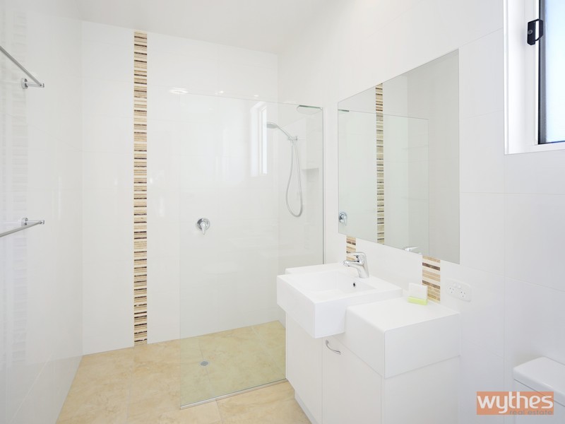 35 Booyong Drive, Black Mountain QLD 4563