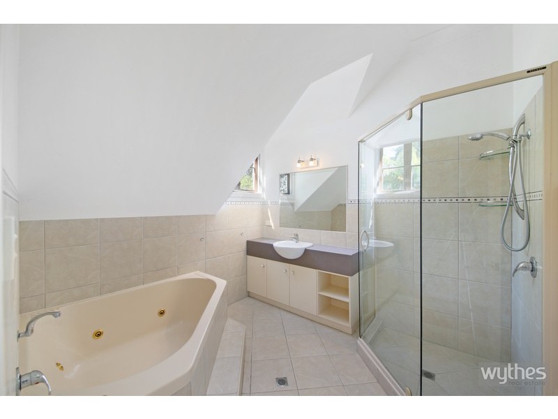2 Pacific View Drive, Tinbeerwah QLD 4563