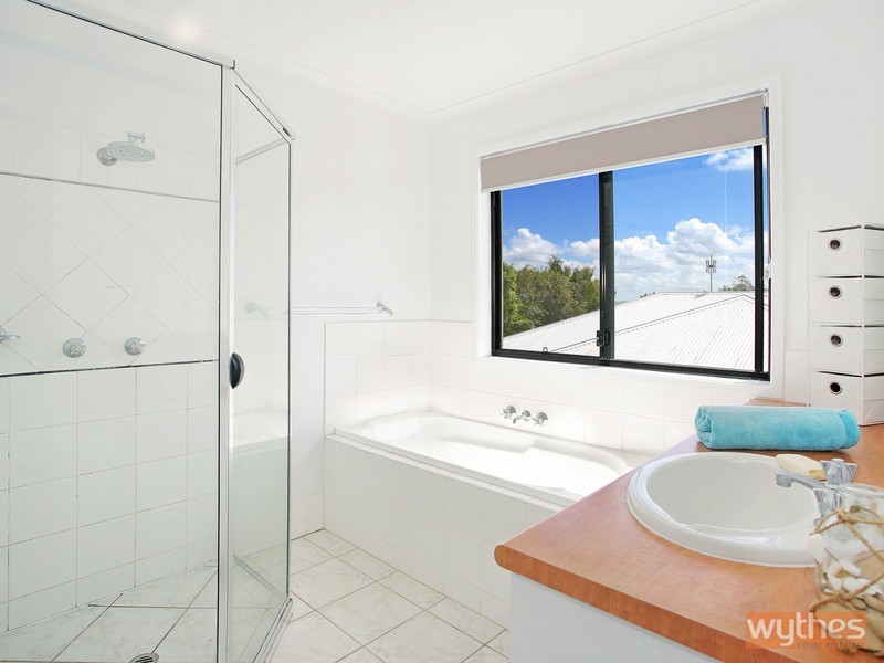 2/17 Advance Place, Sunrise Beach QLD 4567