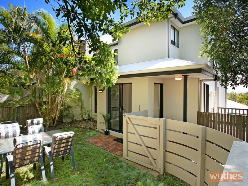 2/17 Advance Place, Sunrise Beach QLD 4567
