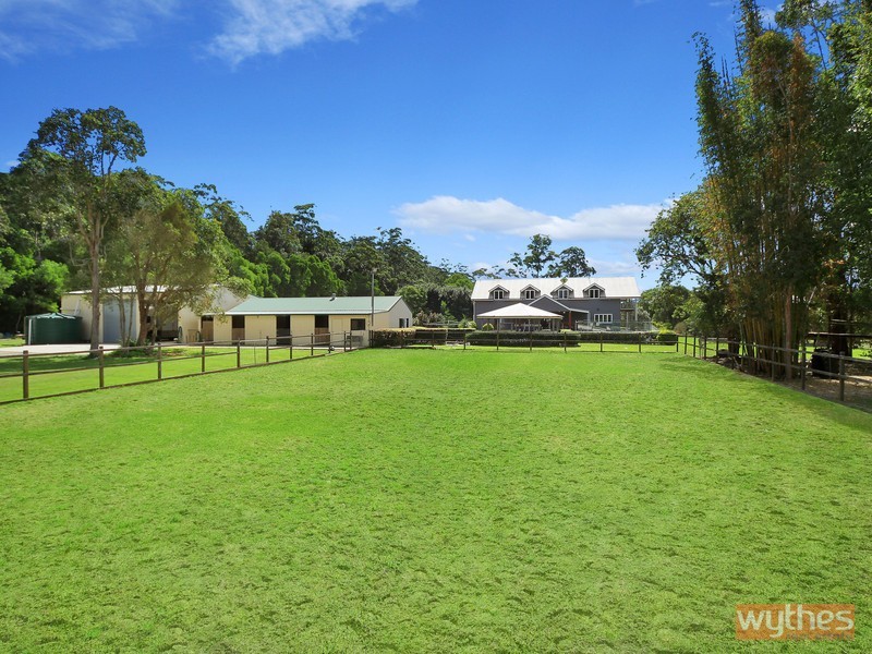 31 Hamilton Road, Lake Macdonald QLD 4563