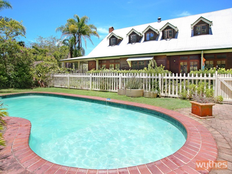 2 Pacific View Drive, Tinbeerwah QLD 4563