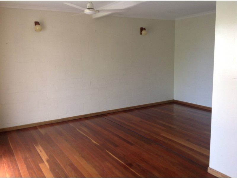 2/10 Emerald Street, Cooroy QLD 4563