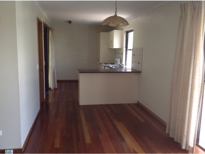 2/10 Emerald Street, Cooroy QLD 4563