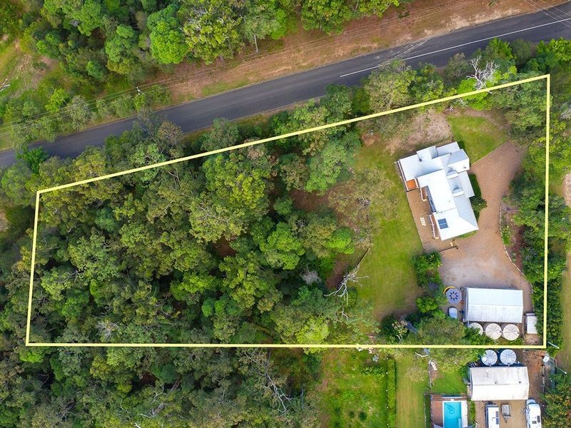 10 Forest Acres Drive, Lake Macdonald QLD 4563