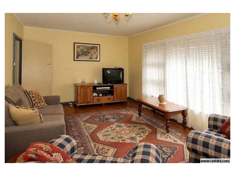 27 St Andrews Cres, Novar Gardens SA 5040