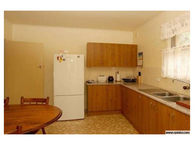 27 St Andrews Cres, Novar Gardens SA 5040