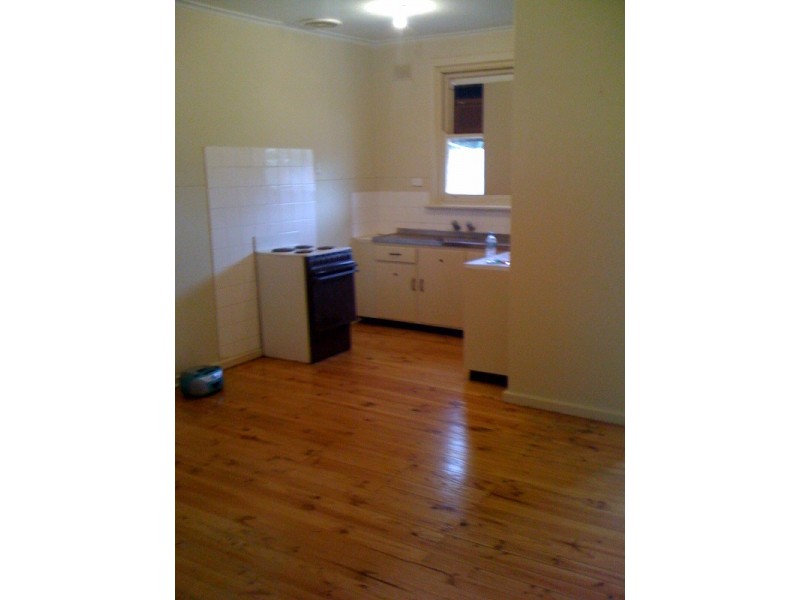 14 Johnstone Rd, Elizabeth Downs SA 5113