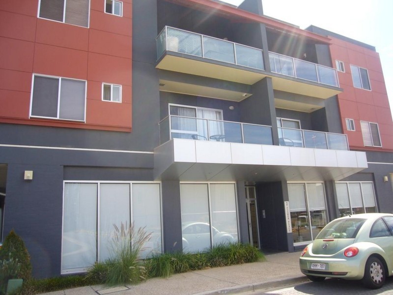 10/2 Fisher Place, Mawson Lakes SA 5095