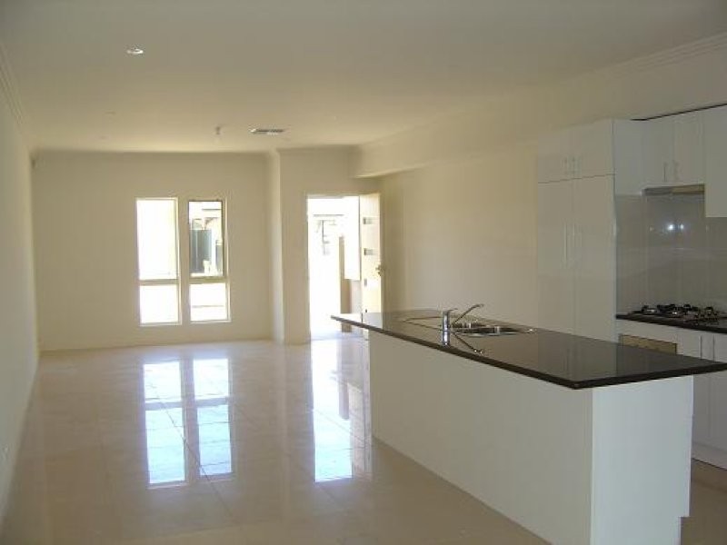 4 Tamblyn Court, Mawson Lakes SA 5095