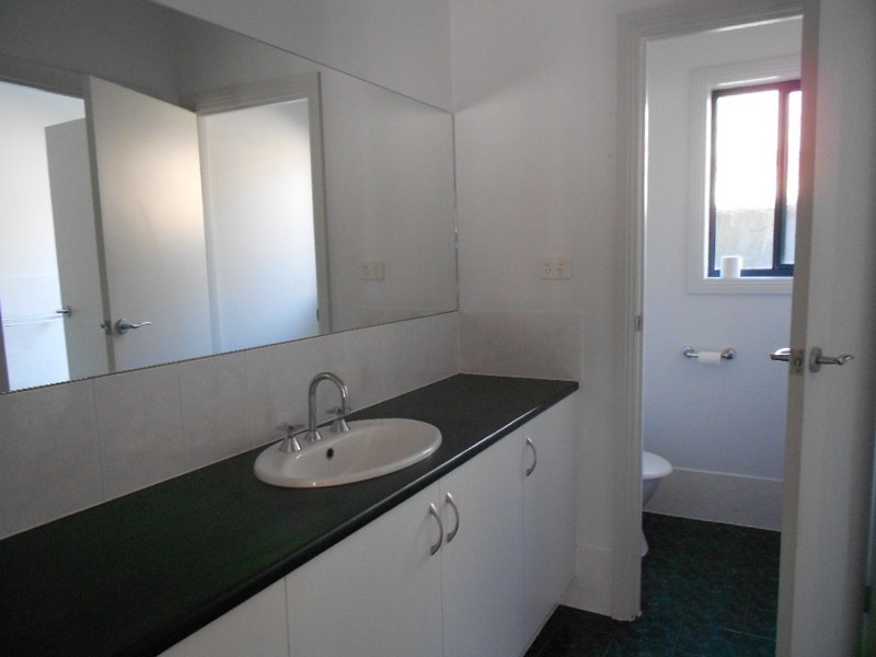 5  Chapman Court, Mawson Lakes SA 5095