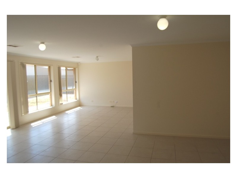 2 Enterprise Circuit, Andrews Farm SA 5114