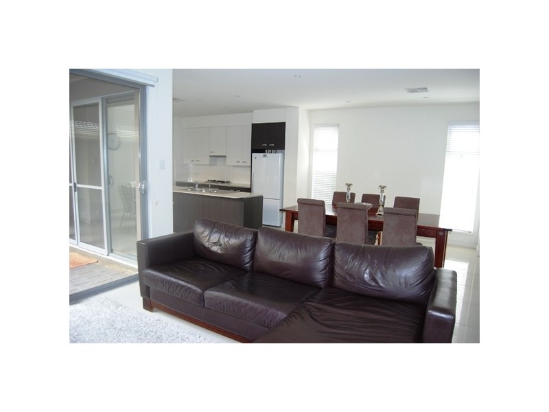 25 Adeline Street, Mawson Lakes SA 5095