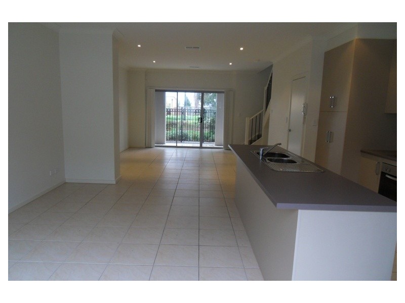 3/55 Grasswren Way, Mawson Lakes SA 5095