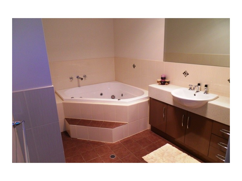 4 Mowbray Street, Mawson Lakes SA 5095