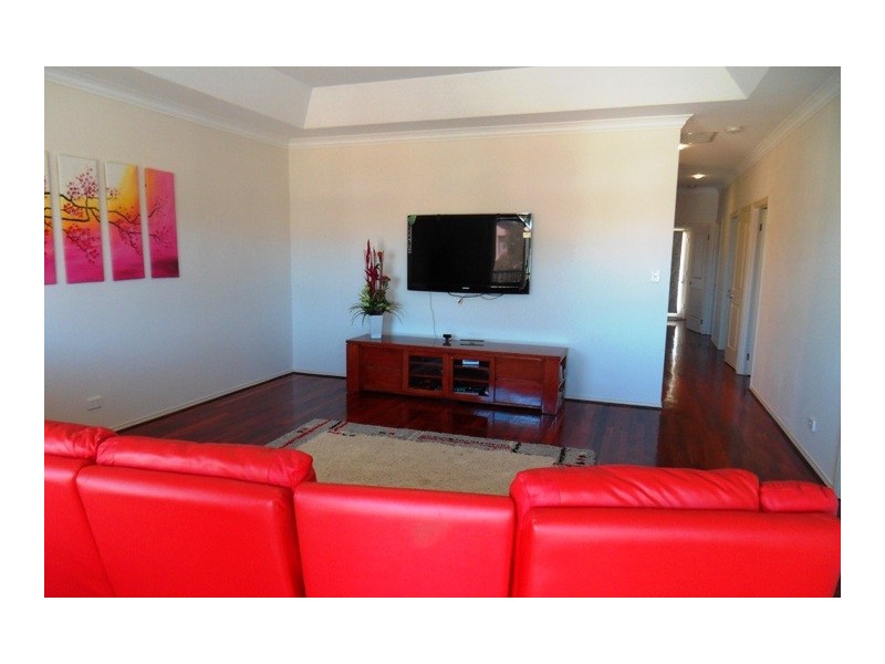 4 Mowbray Street, Mawson Lakes SA 5095