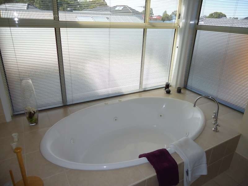 3 Creekview  Drive, Mawson Lakes SA 5095