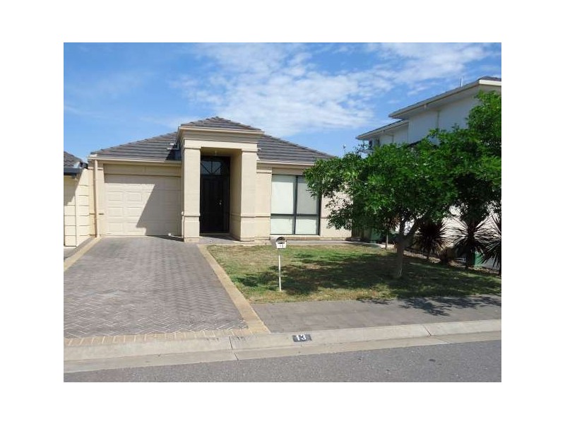 13 Rowe Circuit, Walkley Heights SA 5098