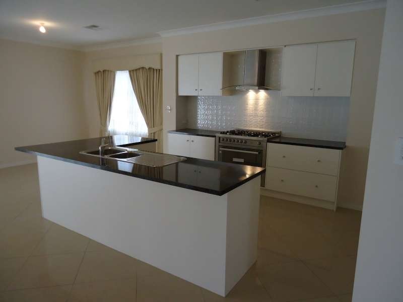 2 Andros St, Mawson Lakes SA 5095