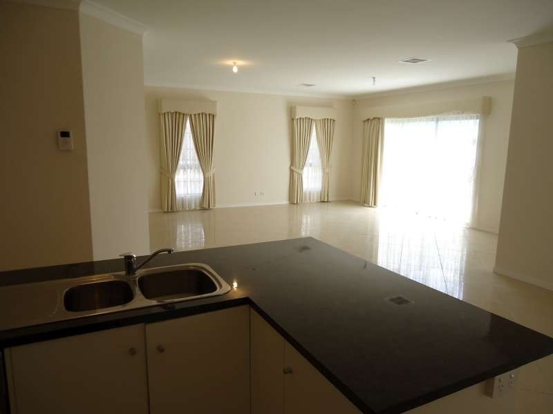 2 Andros St, Mawson Lakes SA 5095