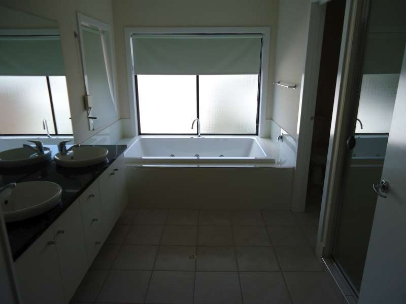 2 Andros St, Mawson Lakes SA 5095