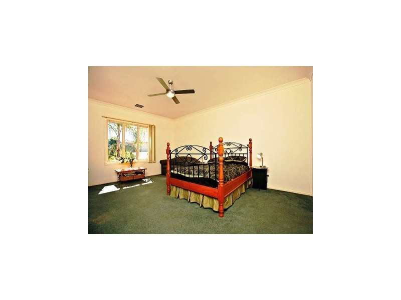 23 Selway Place, Evanston Park SA 5116