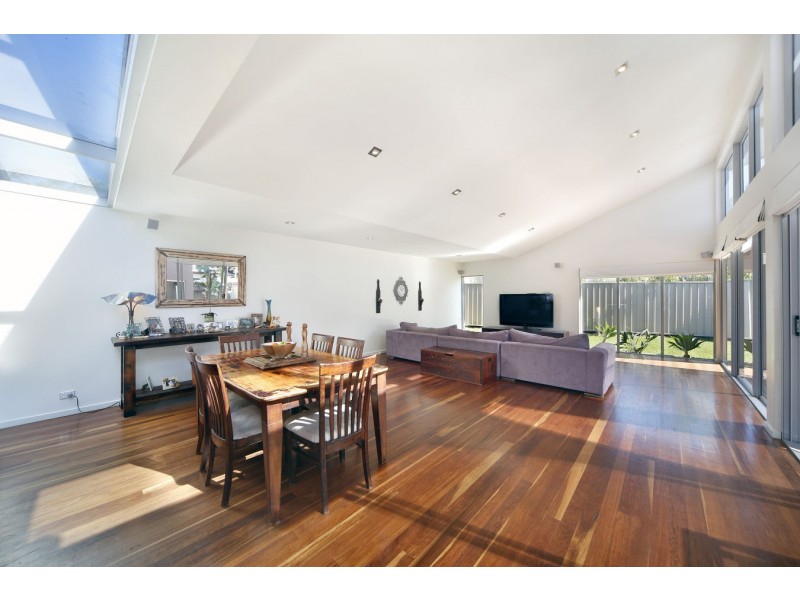 67 Gannons Rd, Caringbah NSW 2229