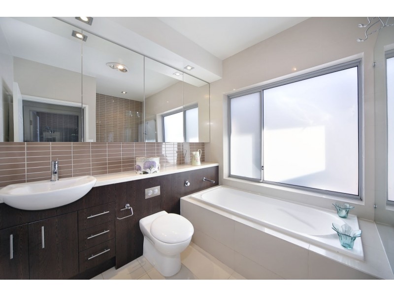 67 Gannons Rd, Caringbah NSW 2229