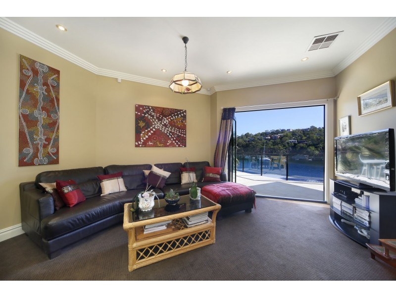 44 Kingfisher Cres, Grays Point NSW 2232
