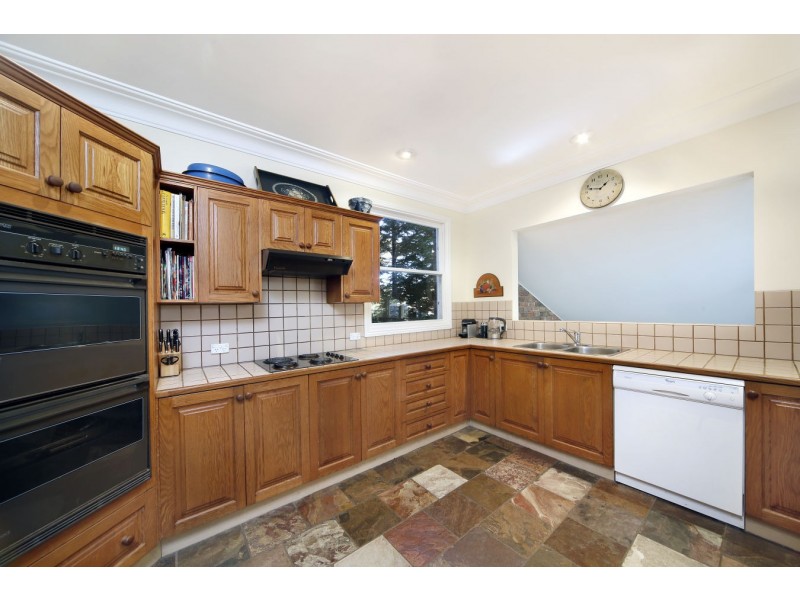 237 Gannons Rd, Dolans Bay NSW 2229