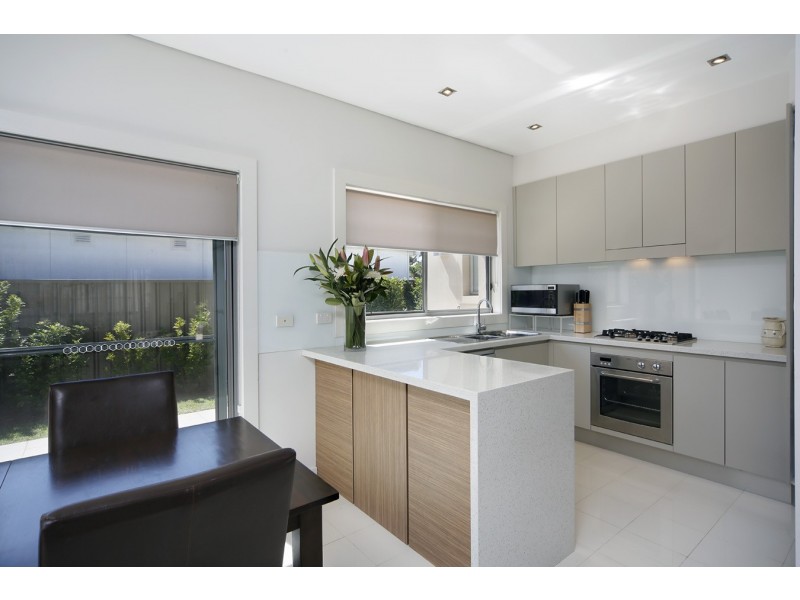 2/104-106 Gannons Road, Caringbah South NSW 2229
