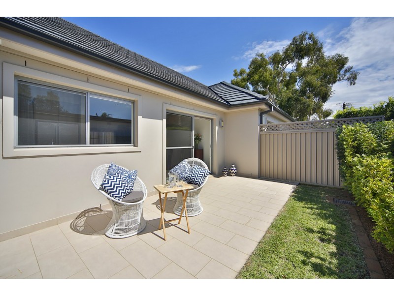 2/104-106 Gannons Road, Caringbah South NSW 2229