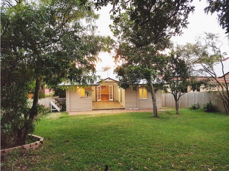 4 Pedley Street, Wavell Heights QLD 4012