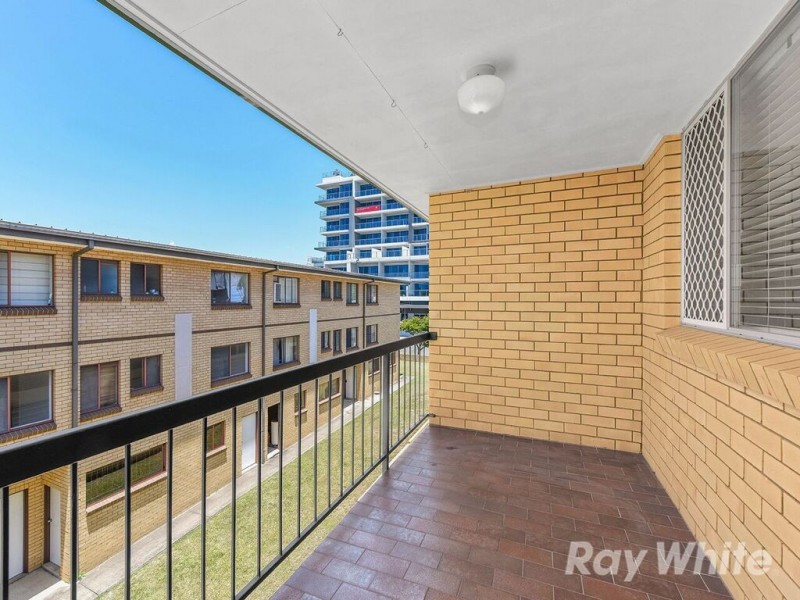8/46 Henchman Street, Nundah QLD 4012