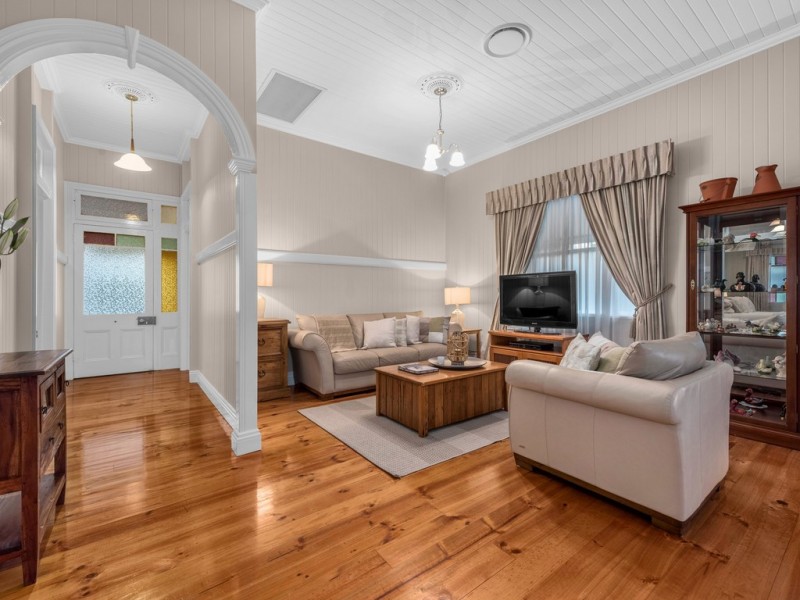 137 Rode Road, Wavell Heights QLD 4012