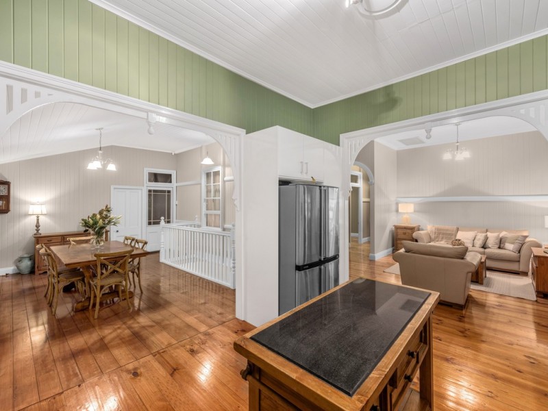 137 Rode Road, Wavell Heights QLD 4012