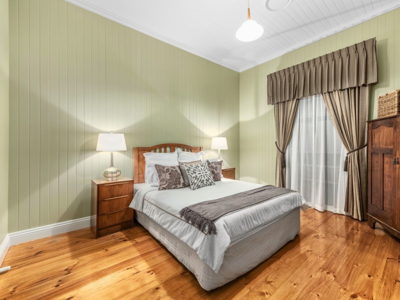 137 Rode Road, Wavell Heights QLD 4012