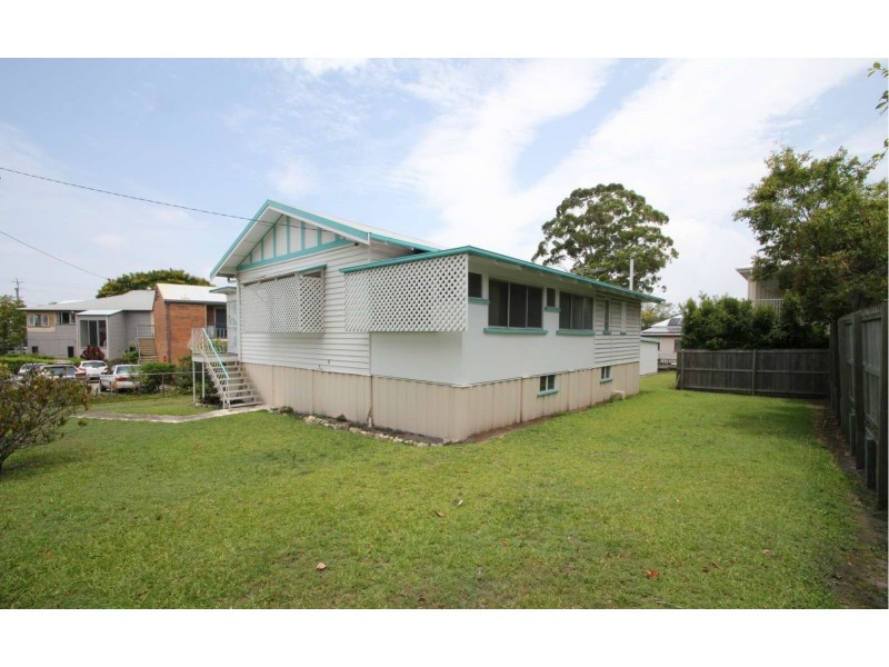 12 Thomas Street, Nundah QLD 4012