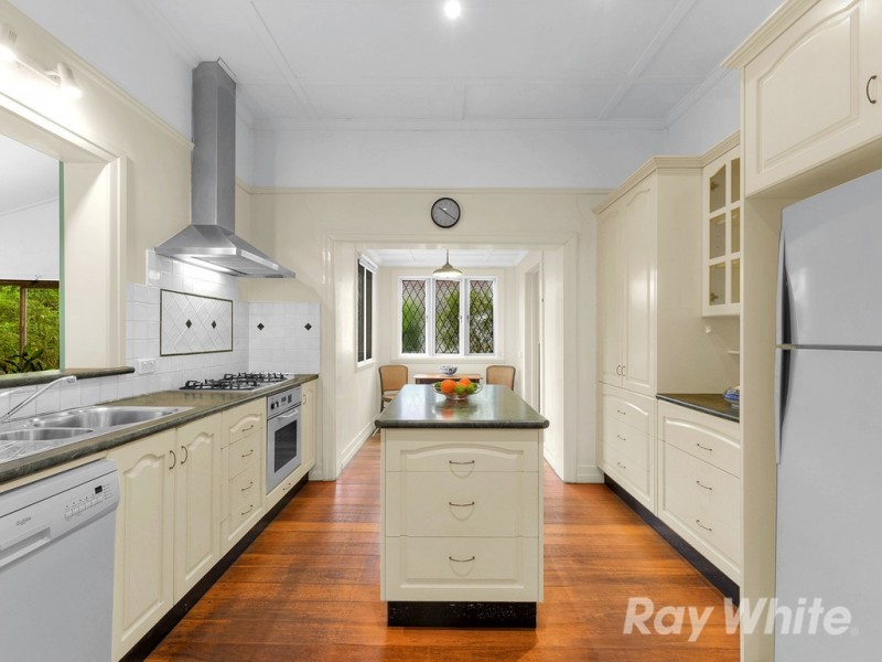 36 Pole Street, Northgate QLD 4013