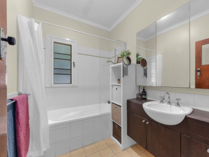 16 Lemnos Street, Nundah QLD 4012